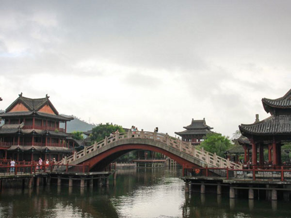 横店